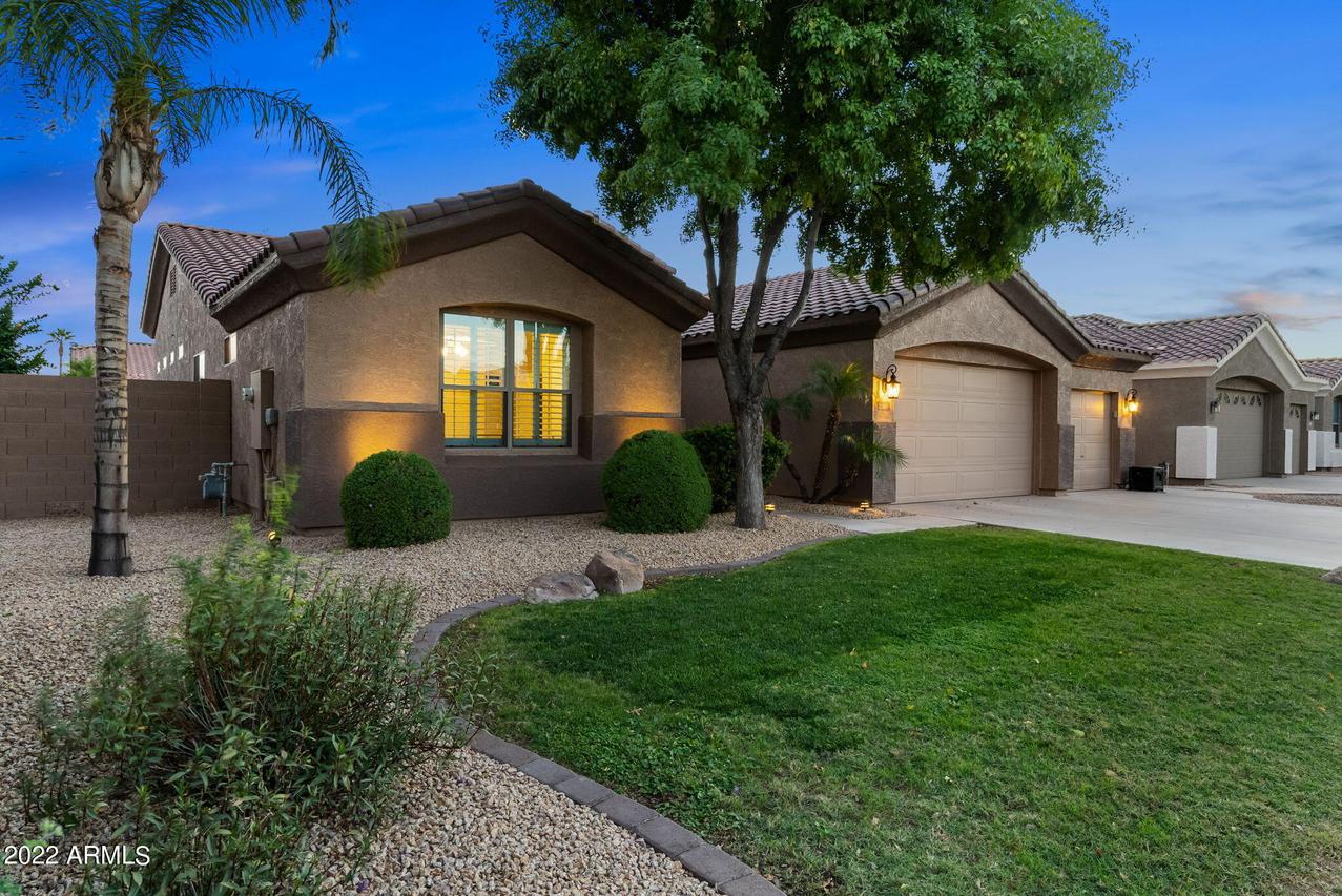 2089 E Winchester Way, Chandler, AZ 85286