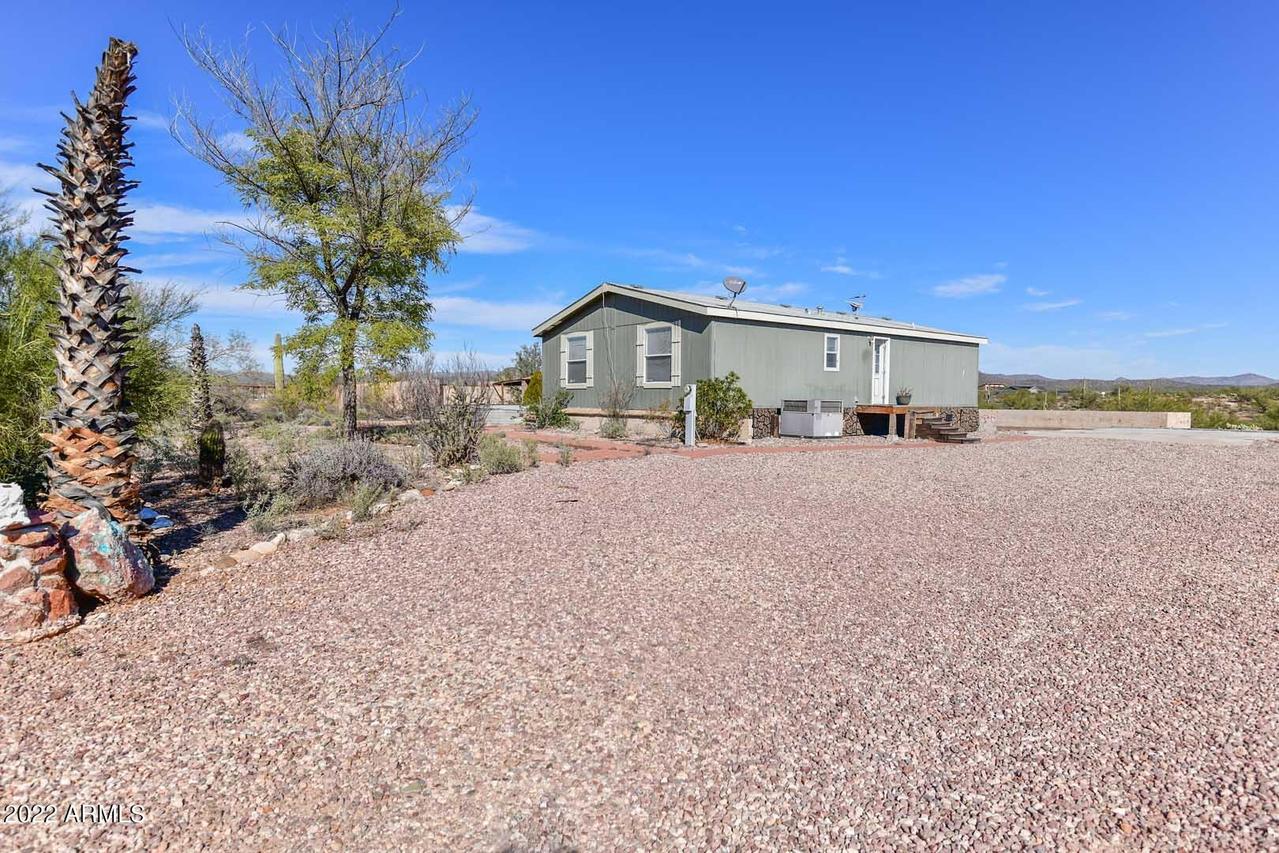 44207 N Highway 60 Hwy., Morristown, AZ 85342