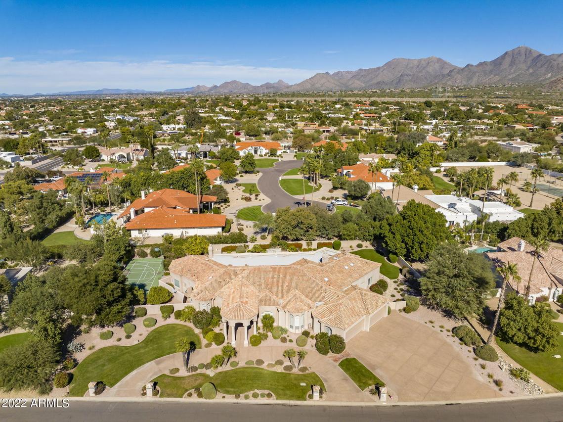 10438 E Laurel Ln., Scottsdale, AZ 85259