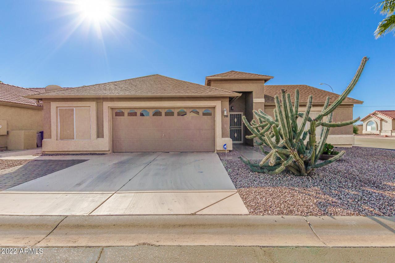1701 E Gleneagle Dr., Chandler, AZ 85249