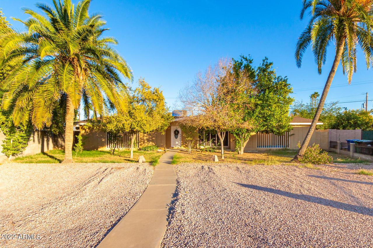 1055 N Wedgewood Dr., Mesa, AZ 85203