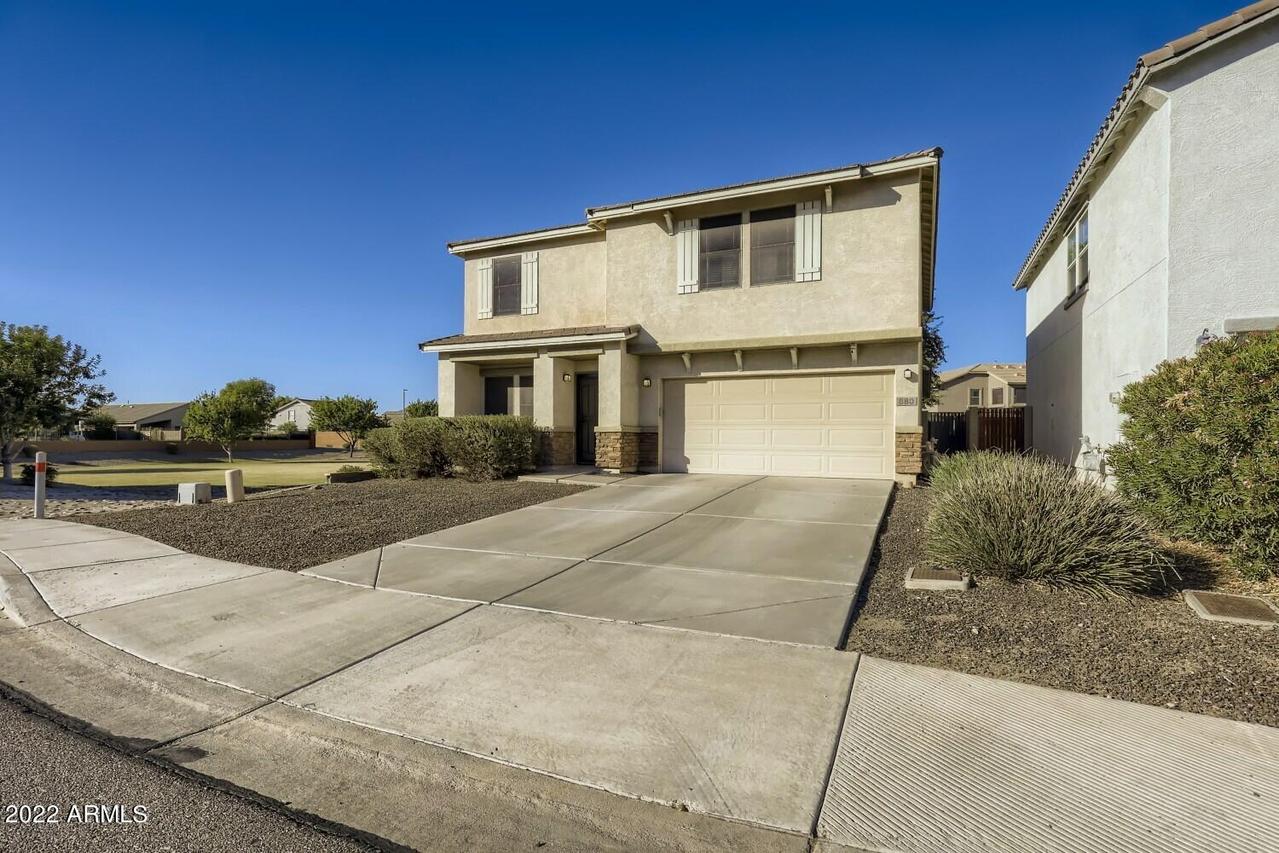 880 E Daniella Dr., San Tan Valley, AZ 85140
