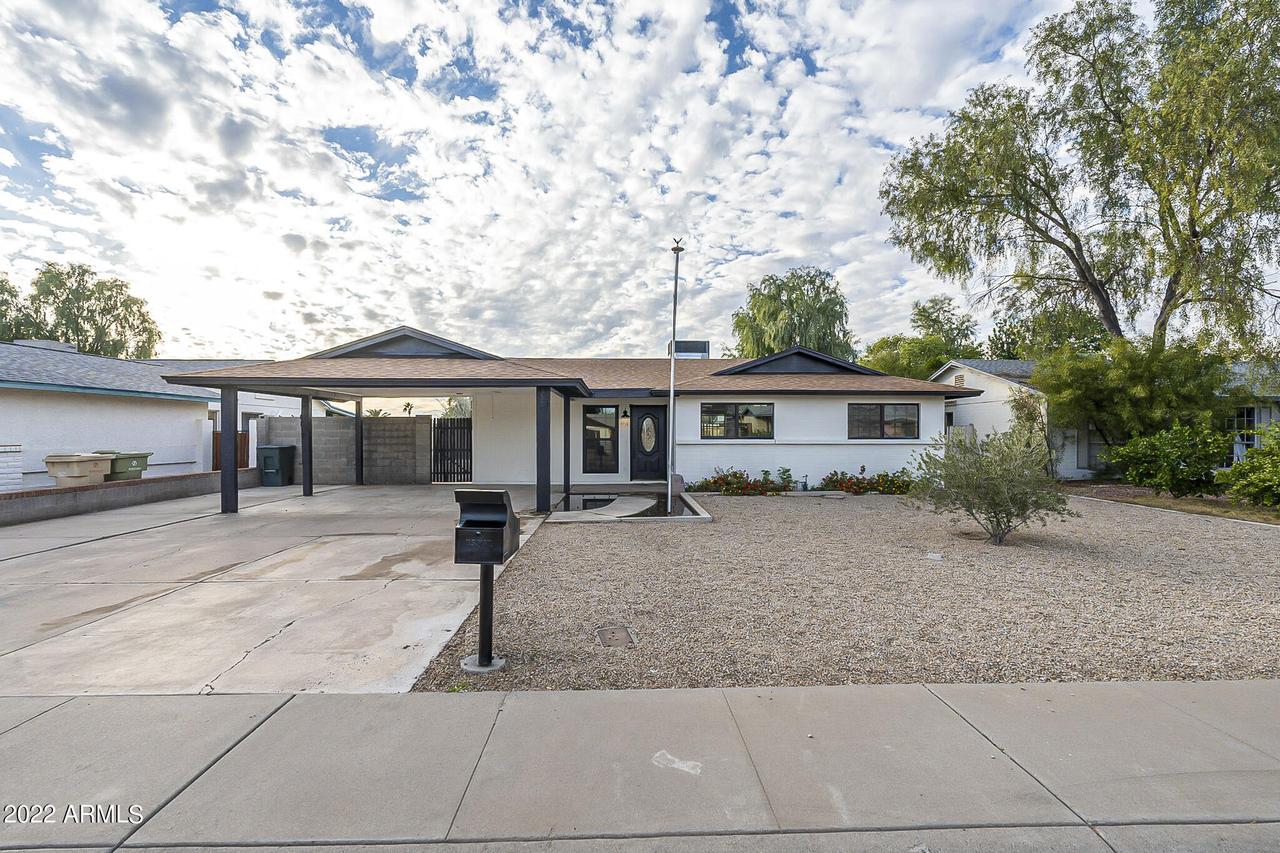 9718 N 56th Dr., Glendale, AZ 85302