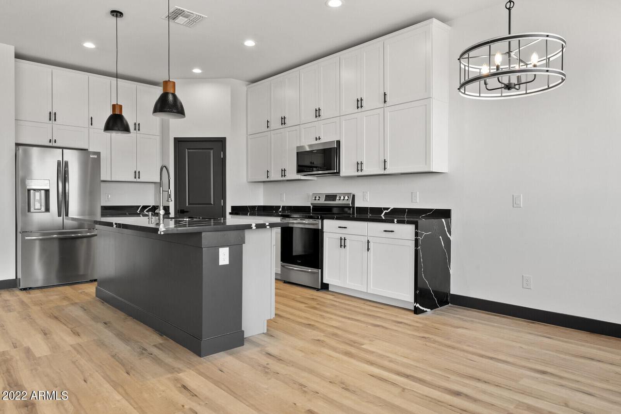 5606 E Pony Track Ln., San Tan Valley, AZ 85140