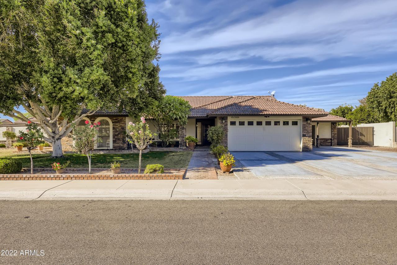 12460 N 74th Ln., Peoria, AZ 85381