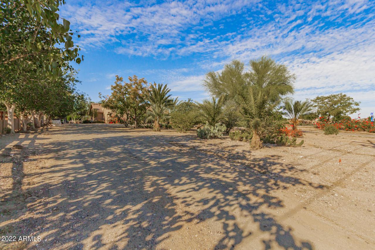 7916 N Cotton Ln., Waddell, AZ 85355