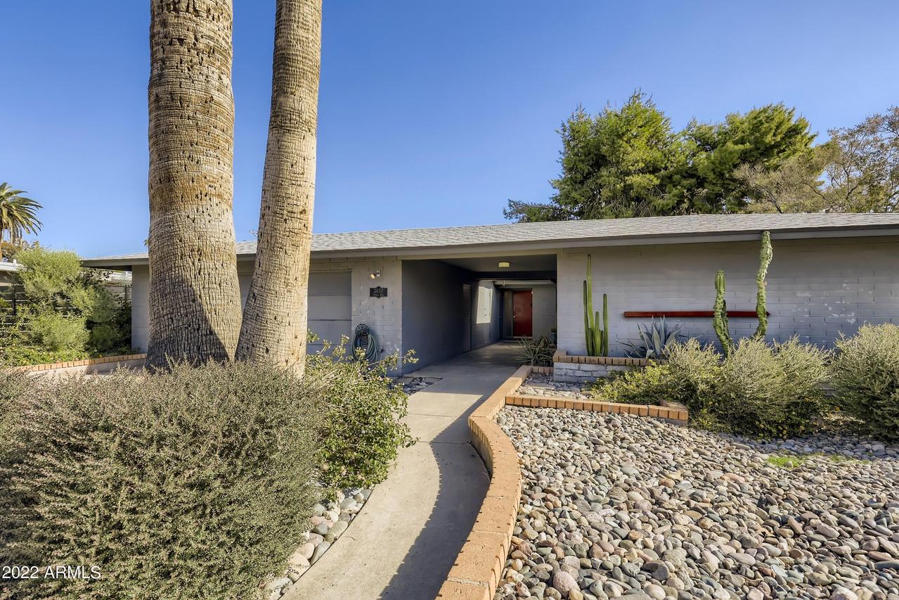 2037 S Ventura Dr., Tempe, AZ 85282