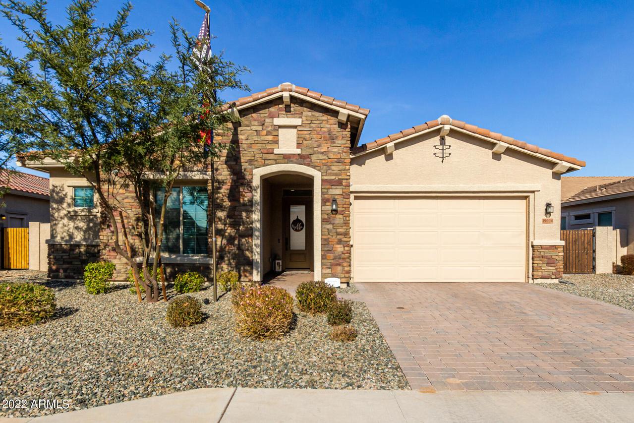 19004 W Medlock Dr., Litchfield Park, AZ 85340