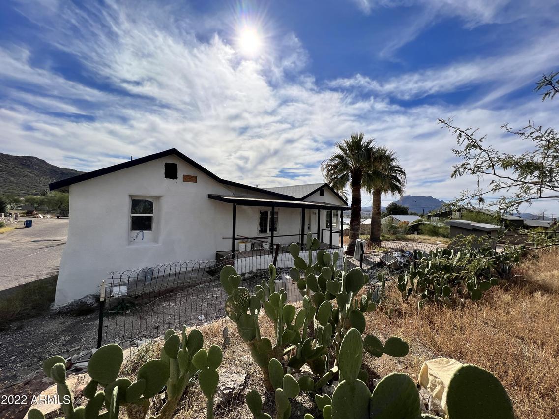 225 N Lobb Ave., Superior, AZ 85173