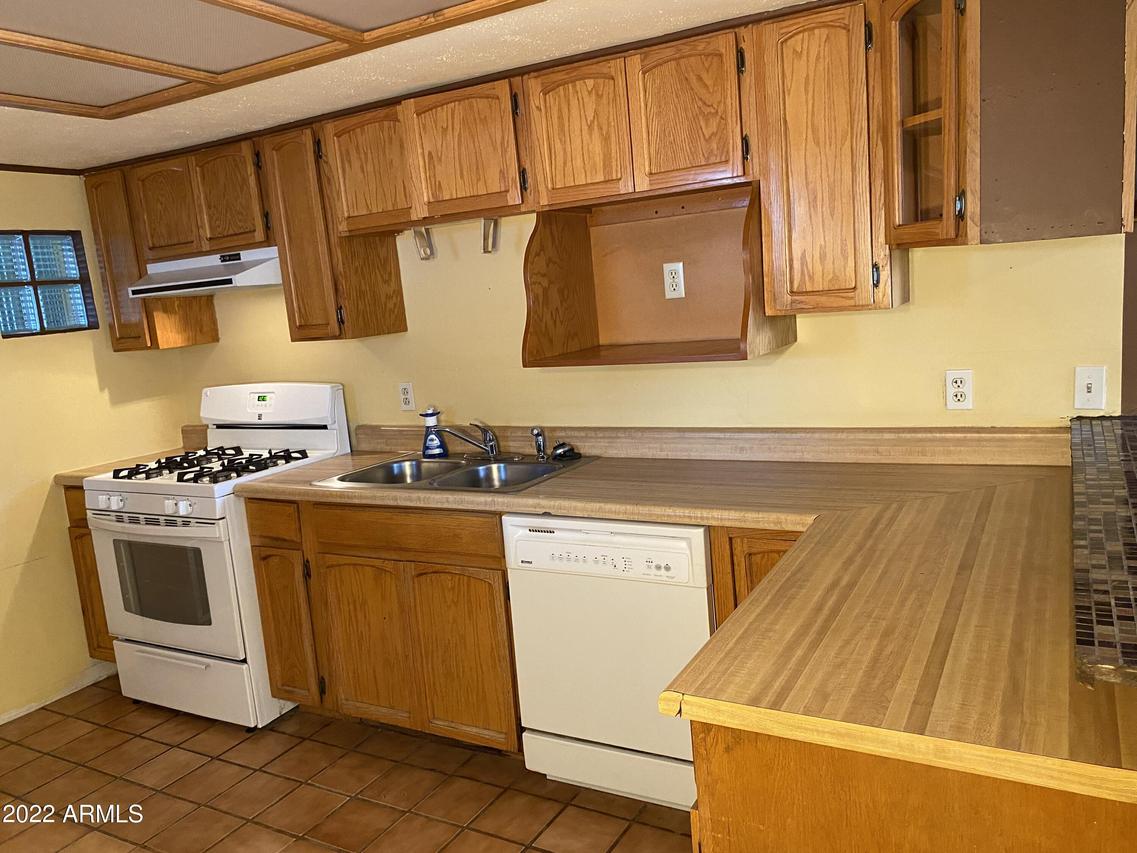 2042 N 29th St., Phoenix, AZ 85008
