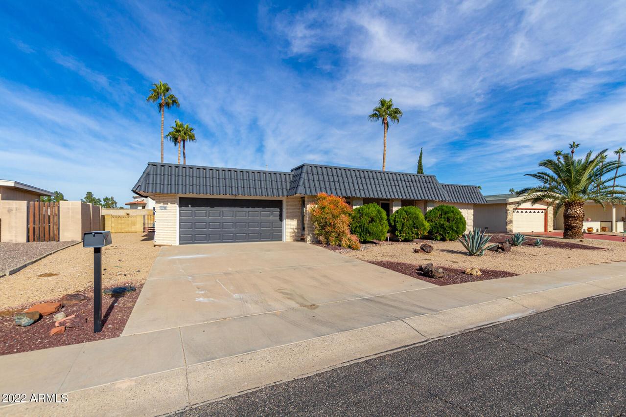 10706 W Pinion Ln., Sun City, AZ 85373