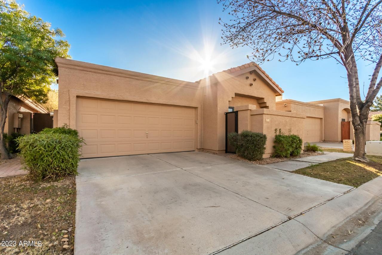 45 E Greentree Dr., Tempe, AZ 85284