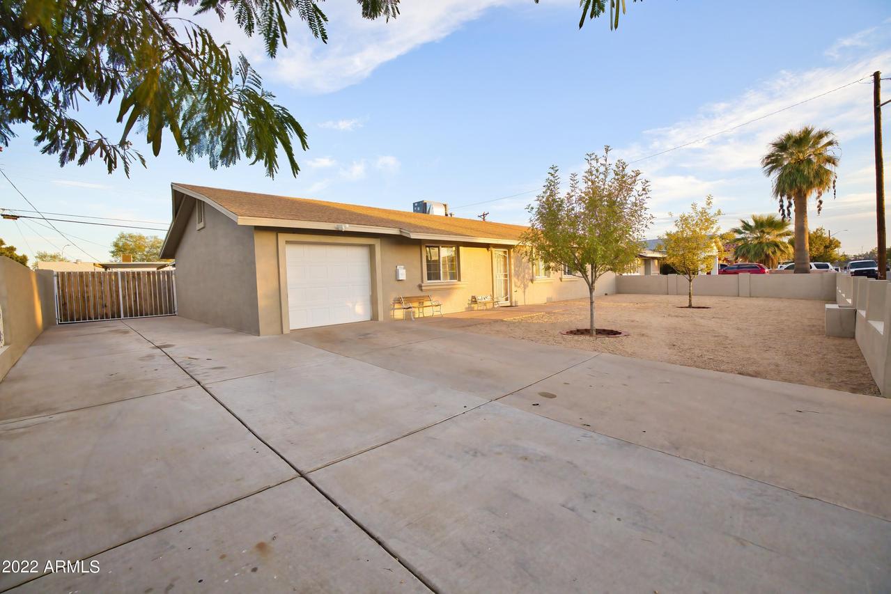 3201 N 43rd Dr., Phoenix, AZ 85031