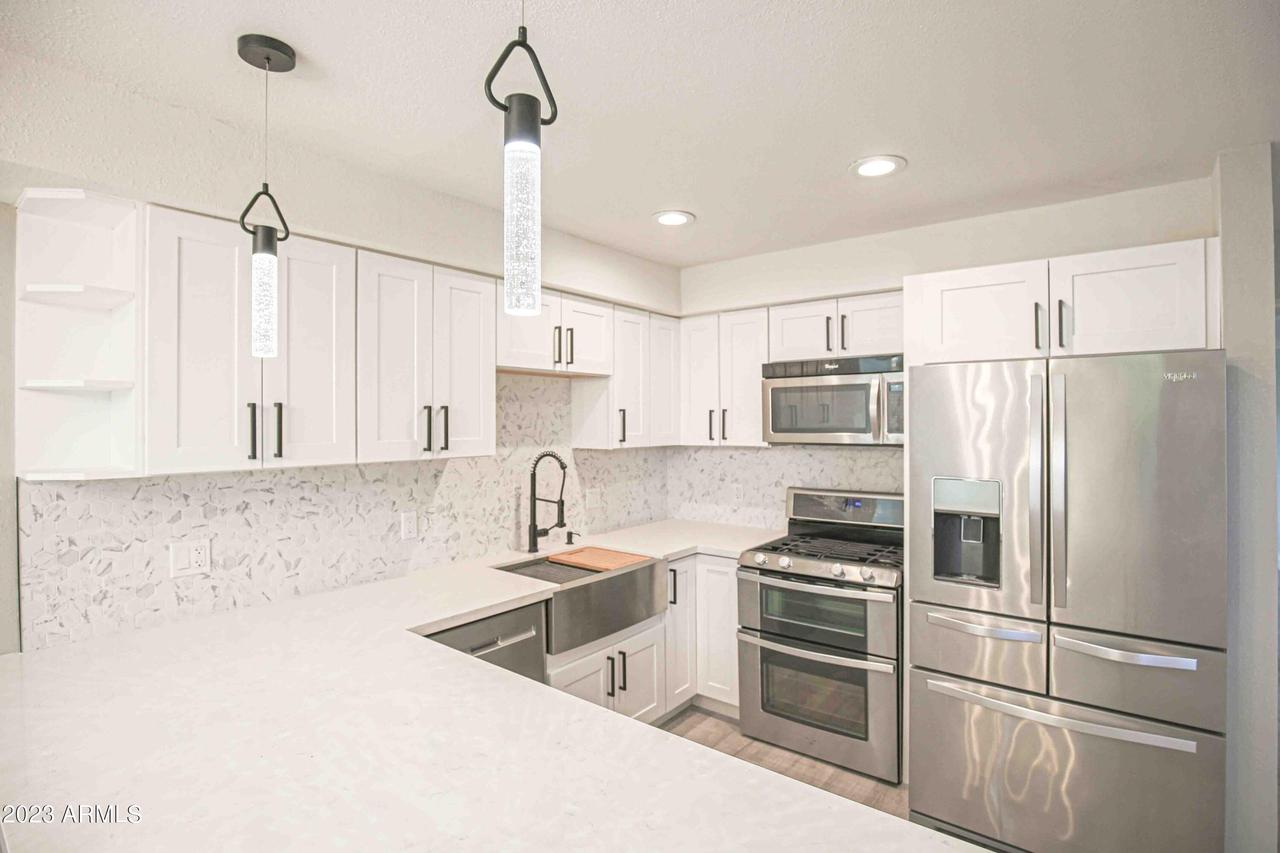 3752 E Sunnyside Dr., Phoenix, AZ 85028
