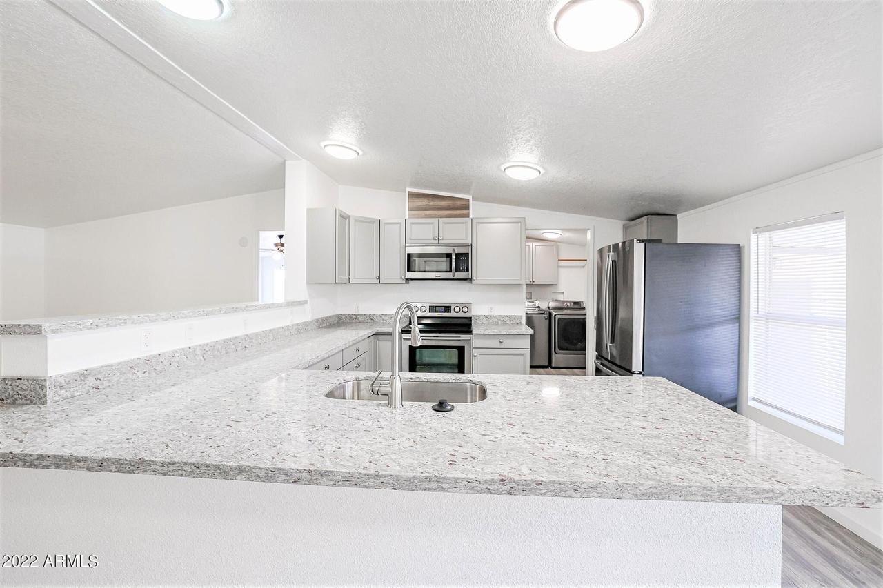 11000 N 91st Ave. #61, Peoria, AZ 85345