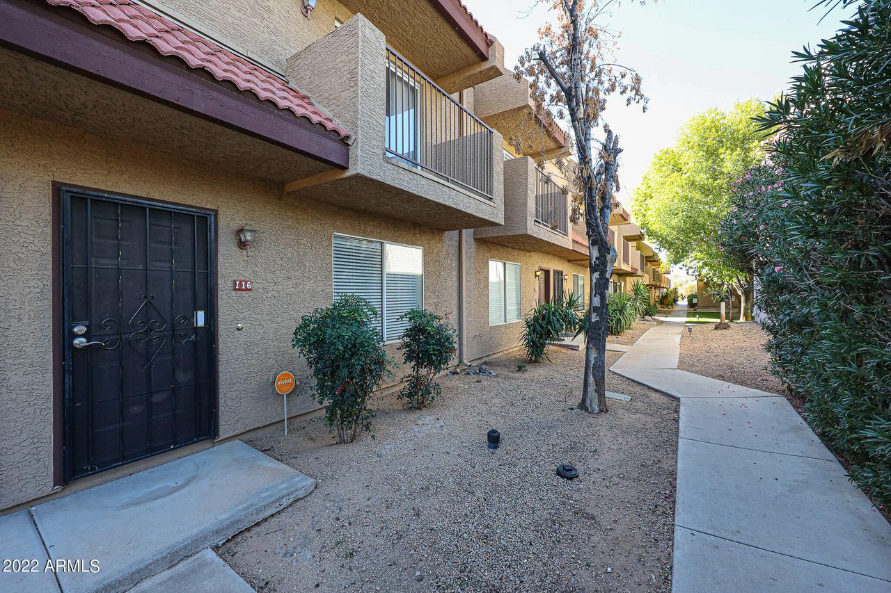 18239 N 40th St. #116, Phoenix, AZ 85032