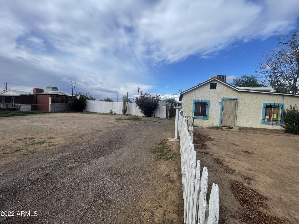 3738 W Roosevelt St., Phoenix, AZ 85009