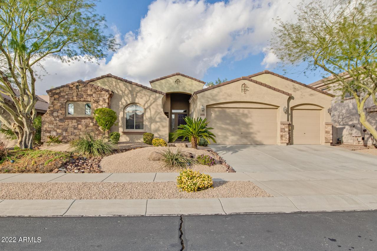 2118 W Red Range Way, Phoenix, AZ 85085