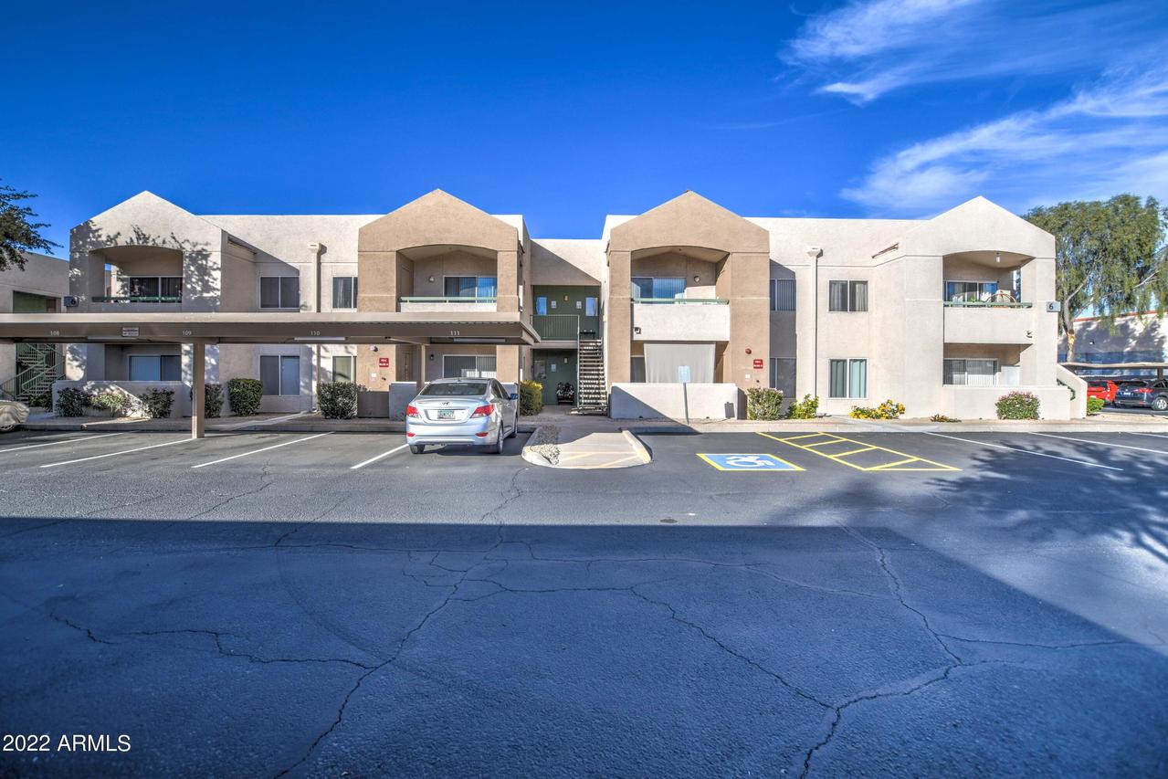 1295 N Ash St. #615, Gilbert, AZ 85233