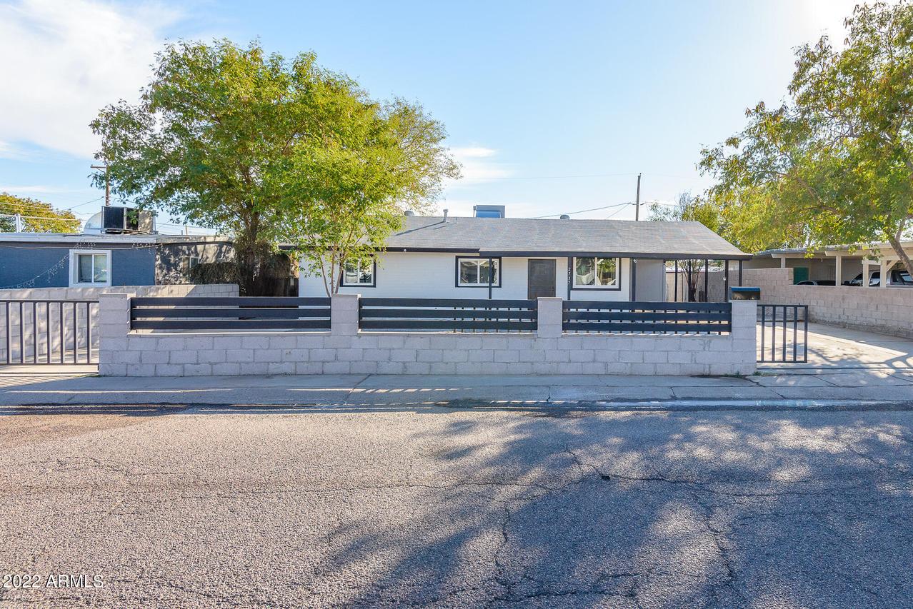 2737 W Glenrosa Ave., Phoenix, AZ 85017
