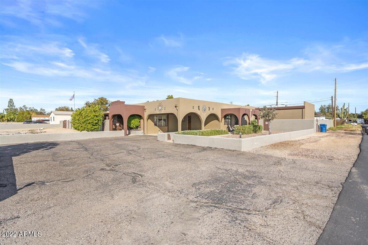 2049 N Lindsay Rd., Mesa, AZ 85213