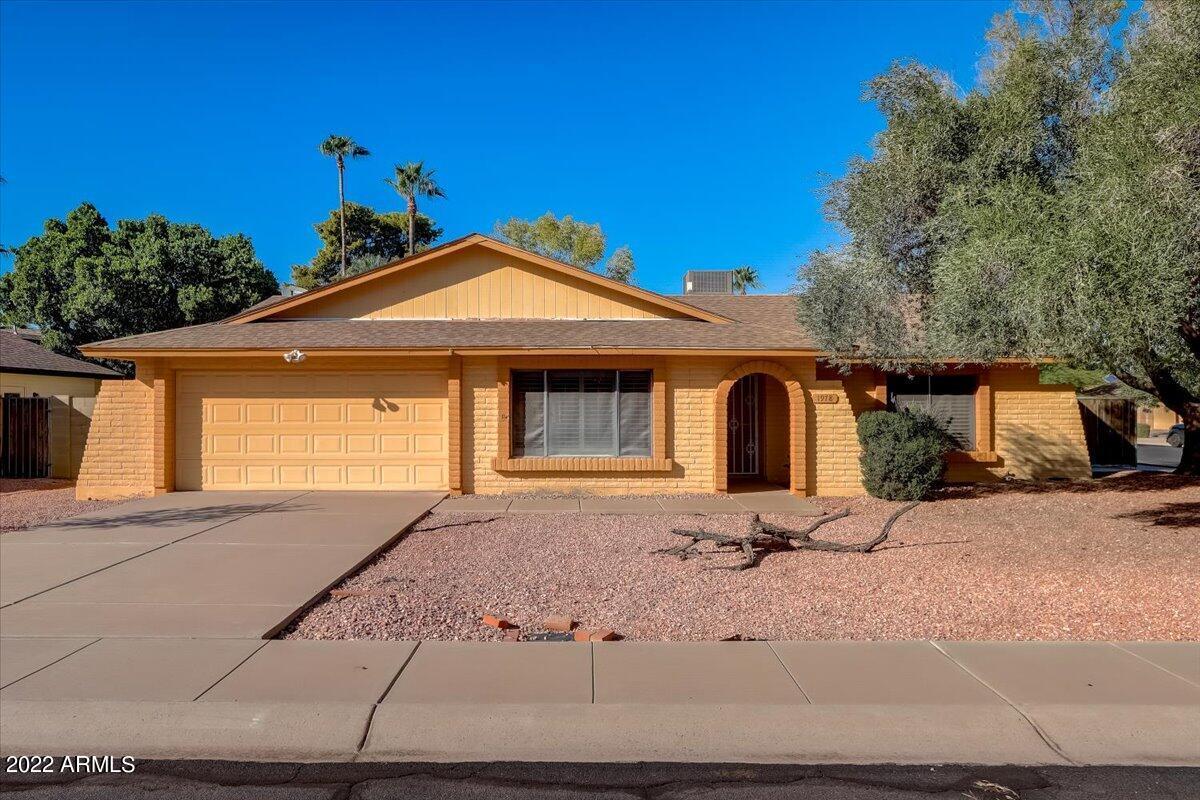 1978 E Vinedo Ln., Tempe, AZ 85284