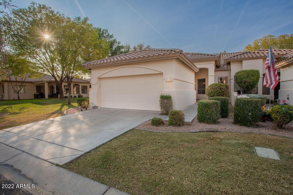 23816 S Pleasant Way, Sun Lakes, AZ 85248