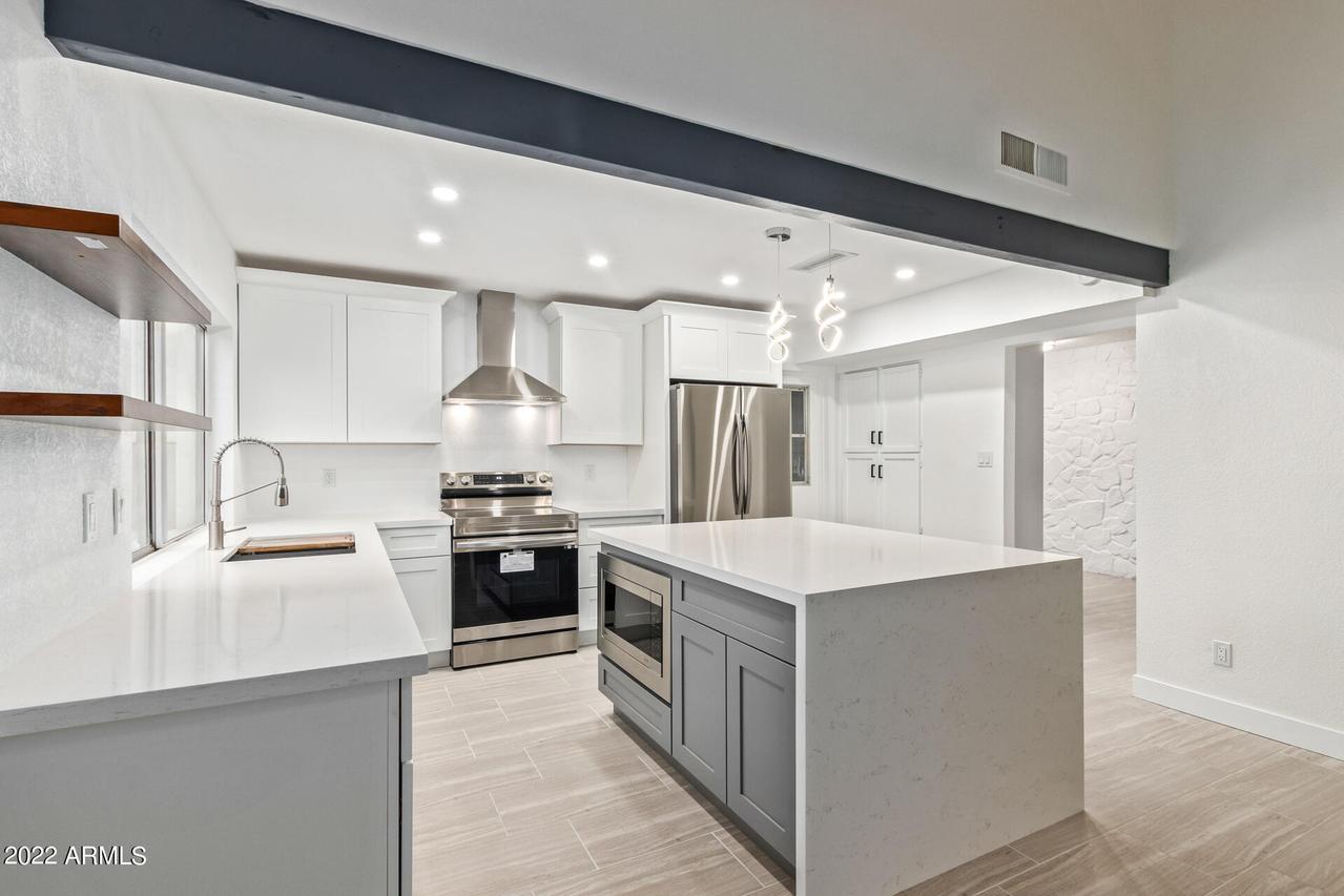 3117 W Phelps Rd., Phoenix, AZ 85053