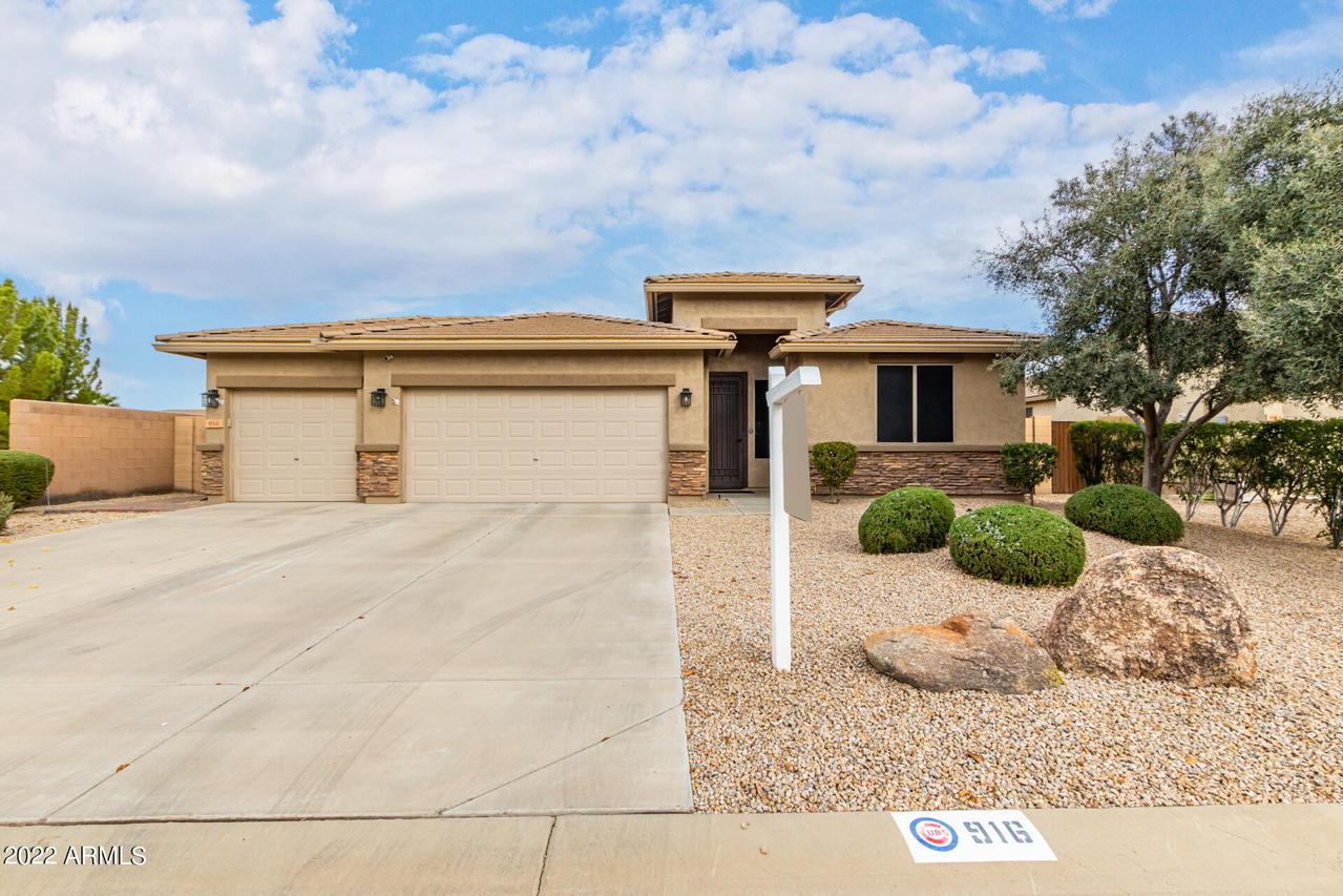 916 W Jersey Way, San Tan Valley, AZ 85143