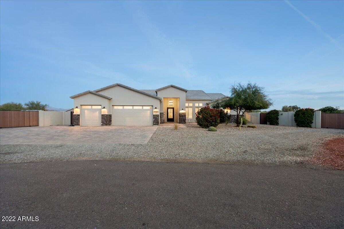 35927 N 15th Ave., Phoenix, AZ 85086