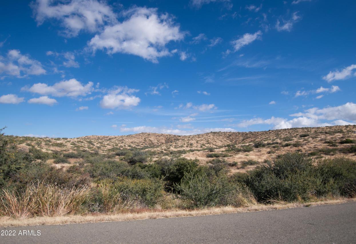 12782 S Rocking Lake Ln. #19, Spring Valley, AZ 86333