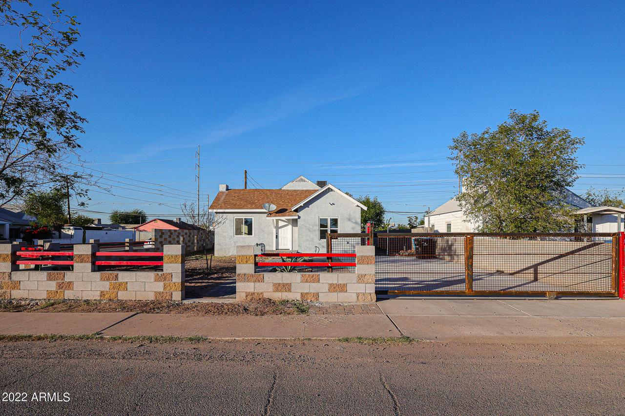 1760 W Hadley St., Phoenix, AZ 85007