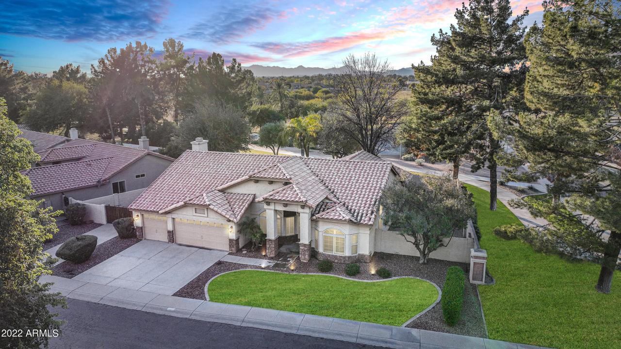 9414 S La Rosa Dr., Tempe, AZ 85284