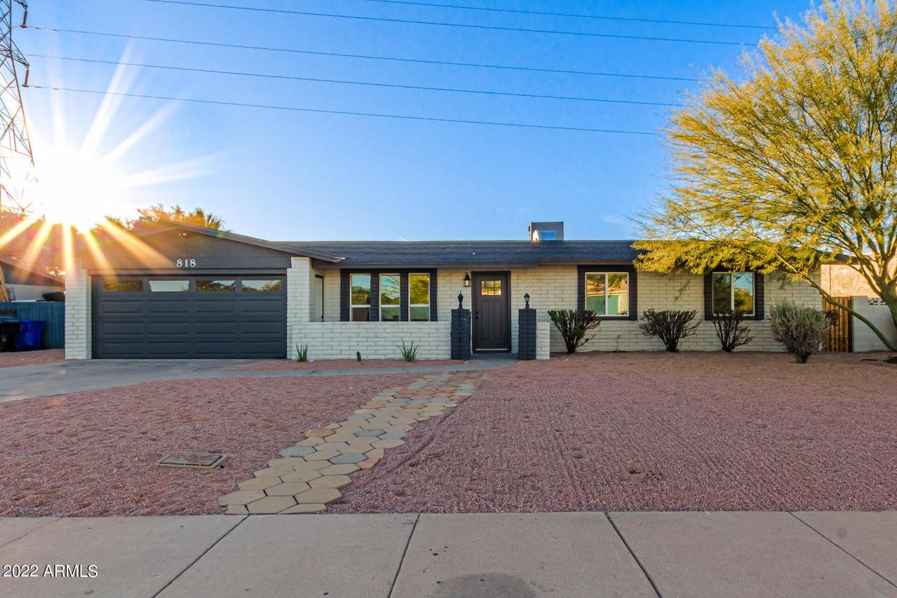 818 N Spur Cir., Mesa, AZ 85203