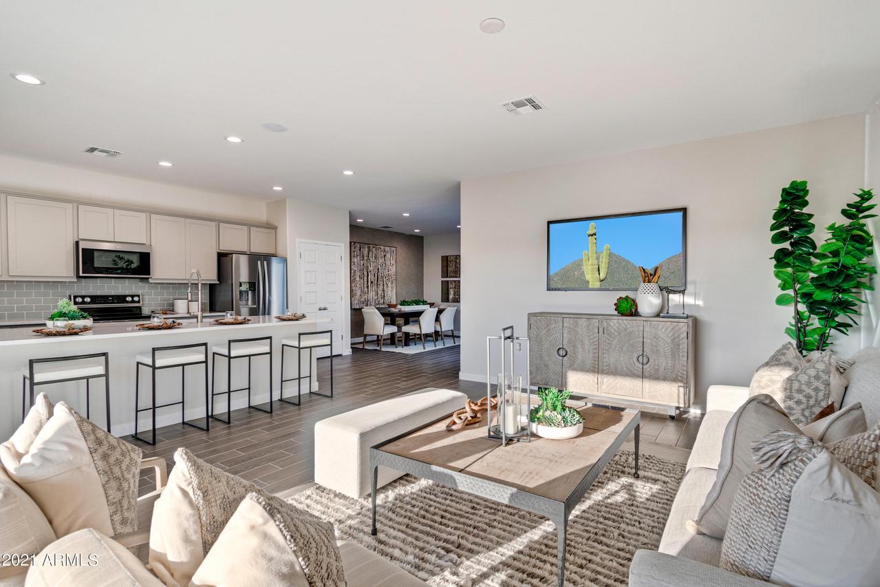 37044 N Aleutian Dr., San Tan Valley, AZ 85143