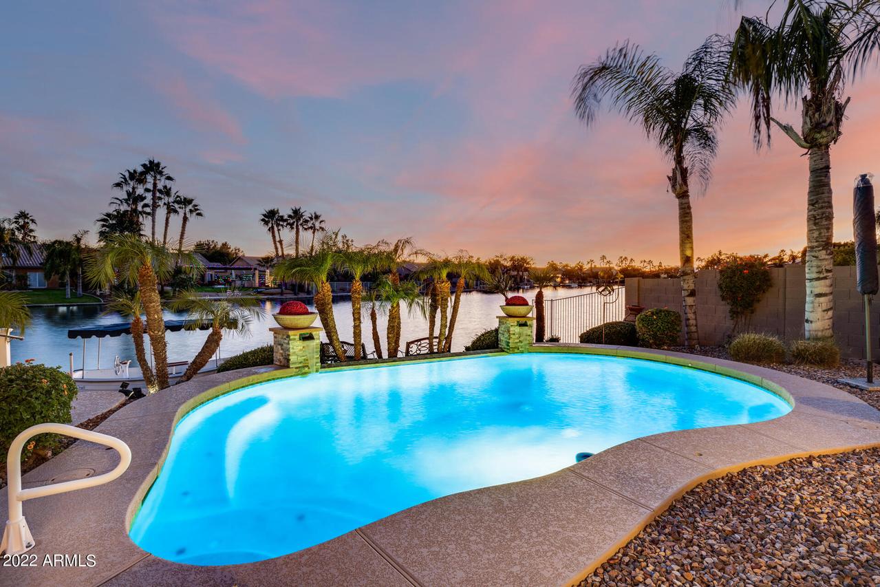 833 W Nolan Way, Chandler, AZ 85248