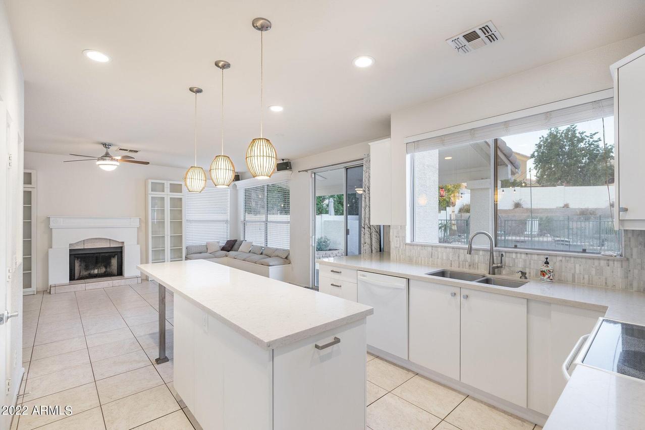 1338 E Goldenrod St., Phoenix, AZ 85048