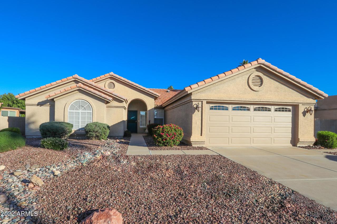 9910 E Chestnut Dr., Sun Lakes, AZ 85248