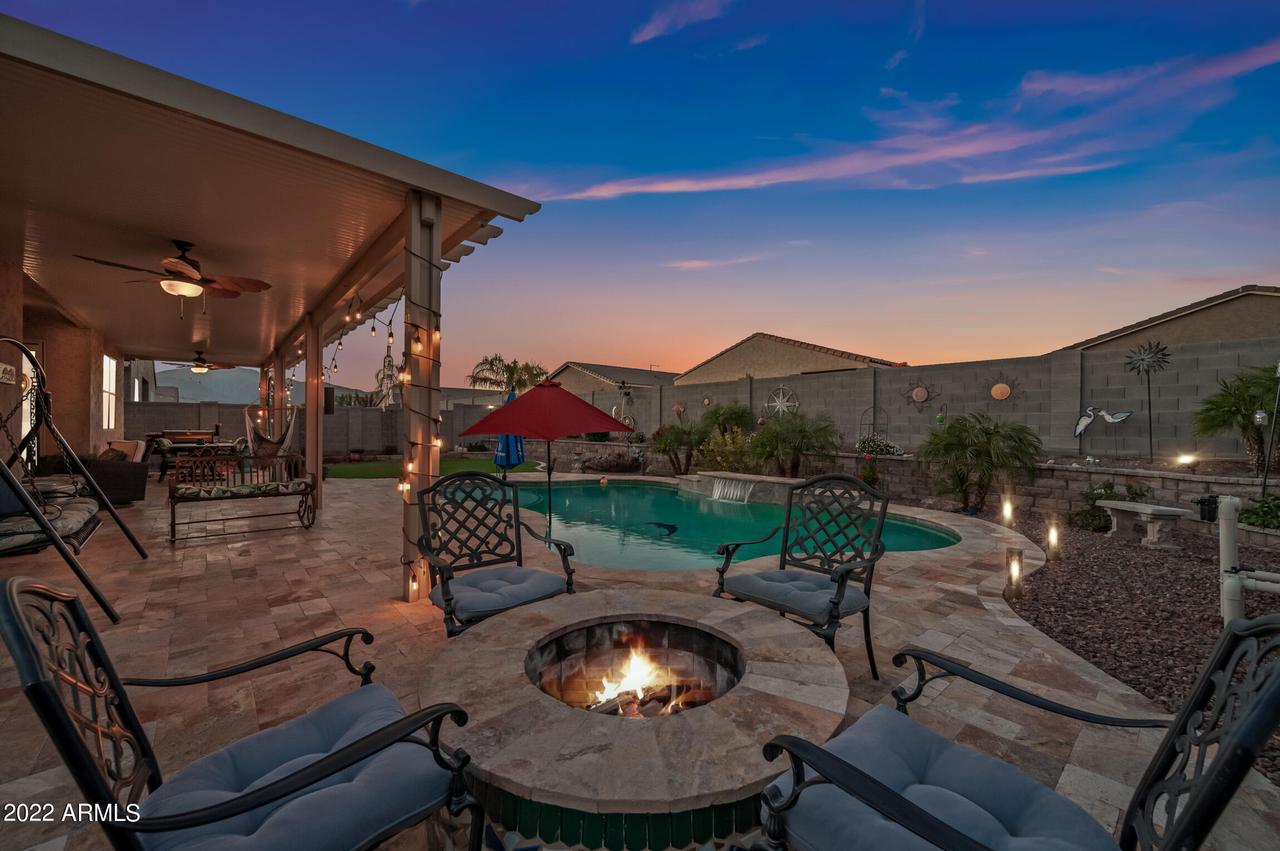 18624 W Lawrence Ln., Waddell, AZ 85355