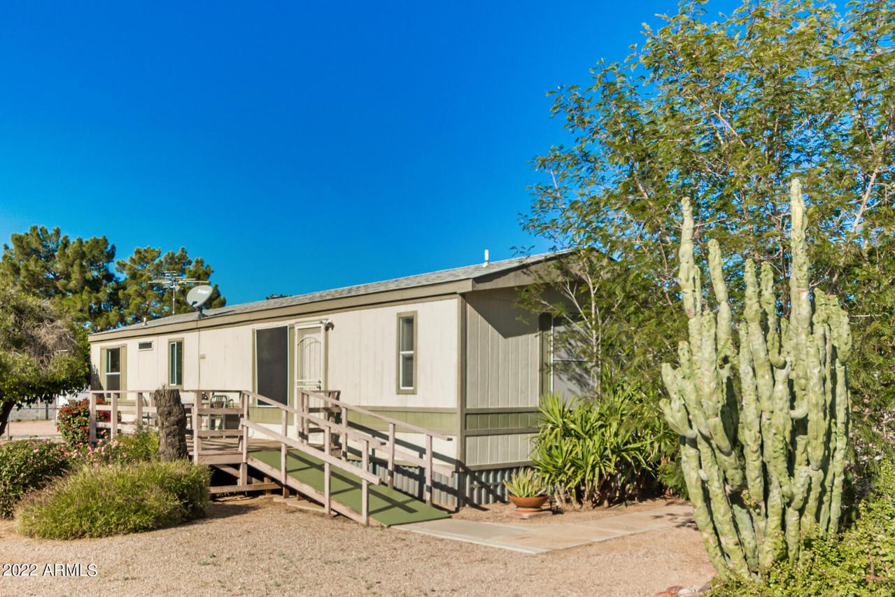 122 S 102nd St., Mesa, AZ 85208