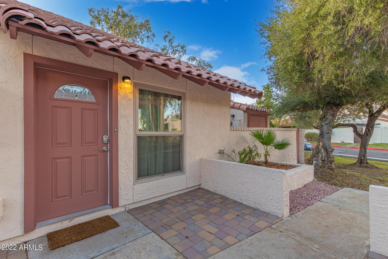 1600 S Torre Molinos Cir., Tempe, AZ 85281