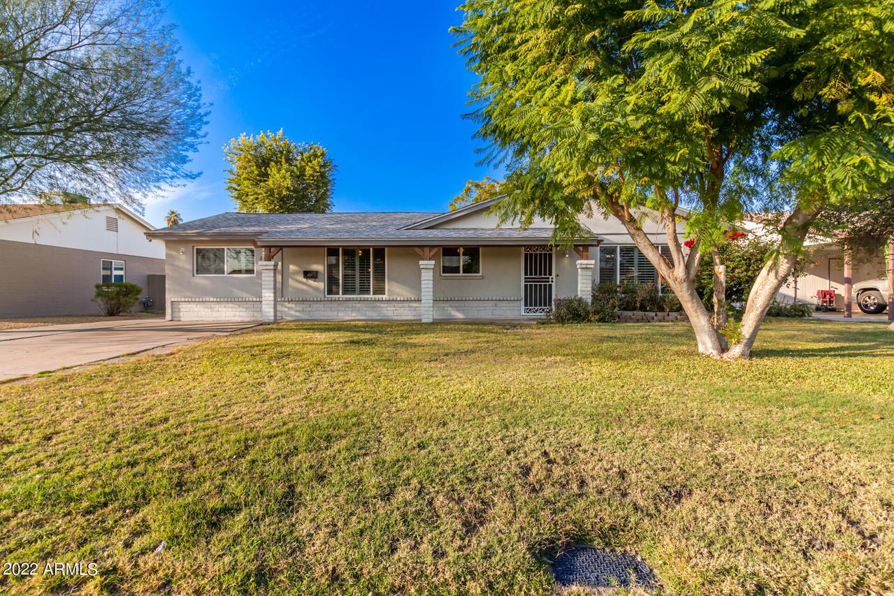 220 E Oxford Dr., Tempe, AZ 85283