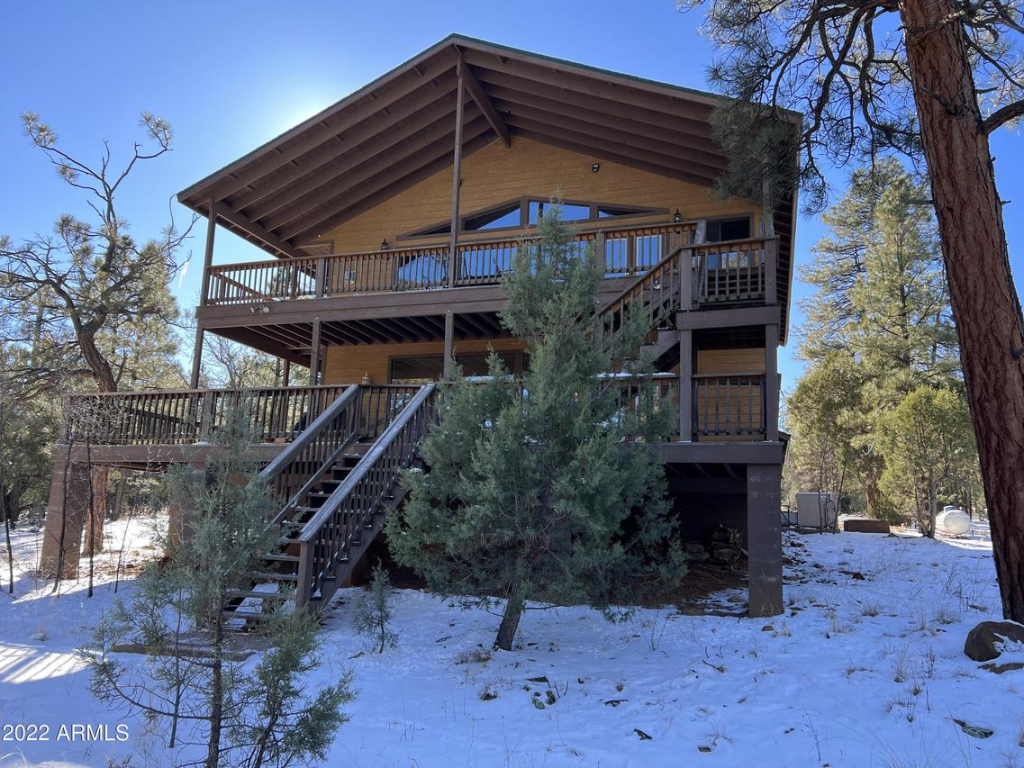 2078 Gilbert Ln., Overgaard, AZ 85933