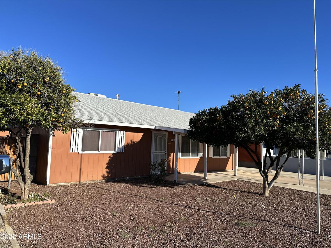 225 Peretz Cir., Morristown, AZ 85342
