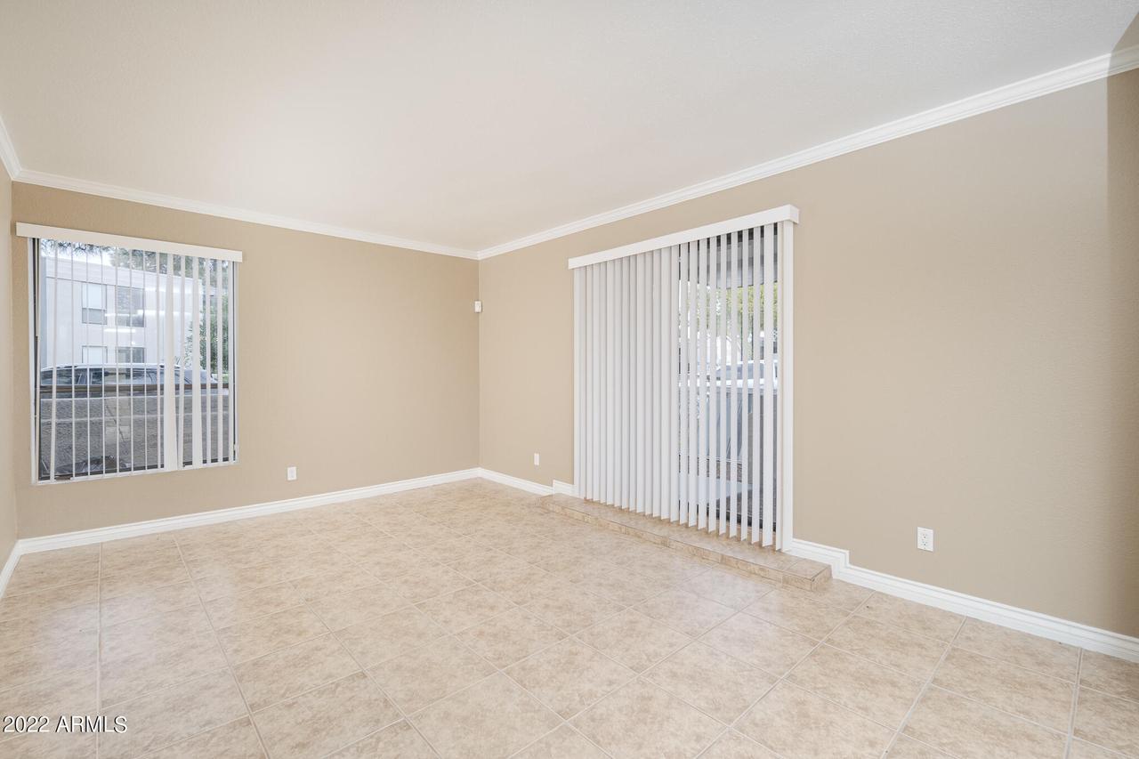 3420 W Danbury Dr. #C110, Phoenix, AZ 85053