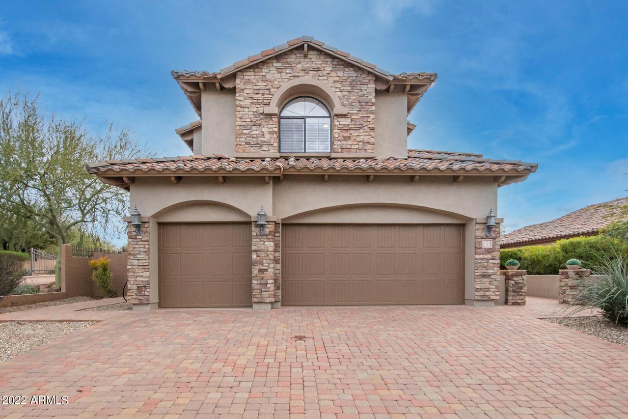 2749 N Raven, Mesa, AZ 85207