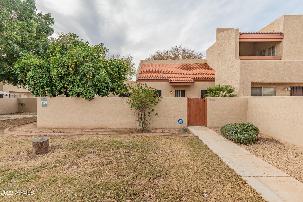 13821 N 42nd Ln., Phoenix, AZ 85053