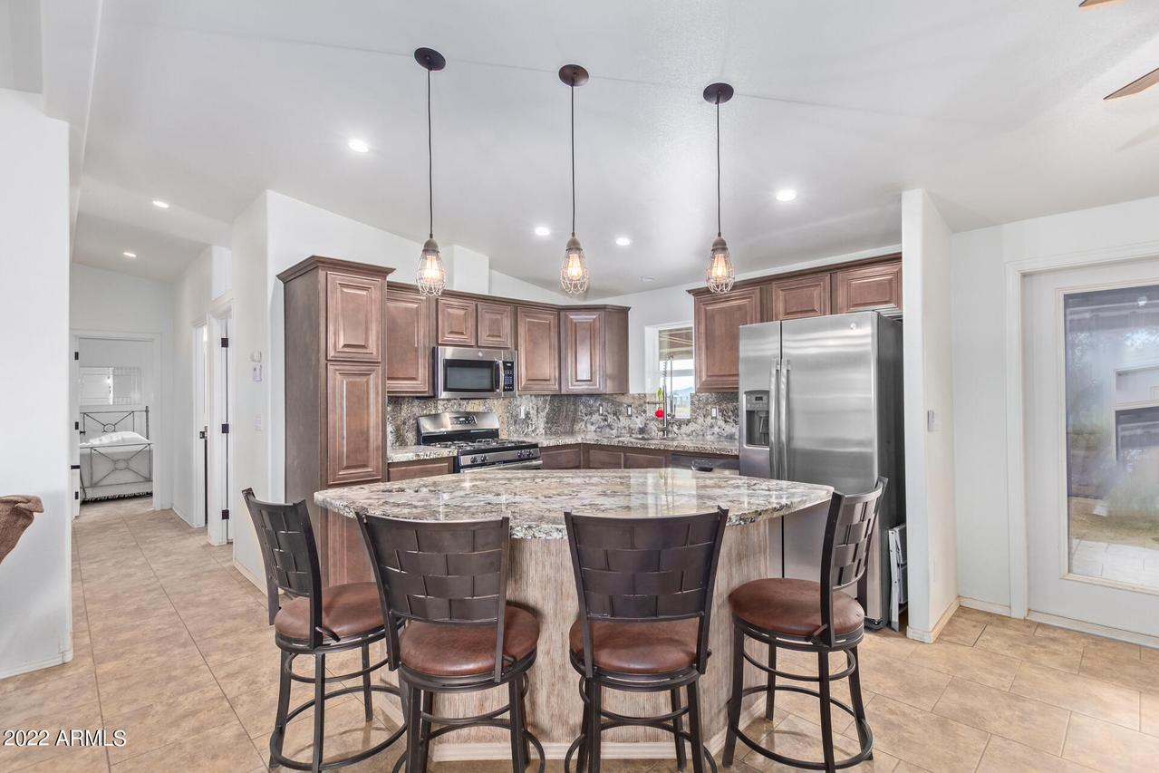 21121 W Dale Ln., Wittmann, AZ 85361