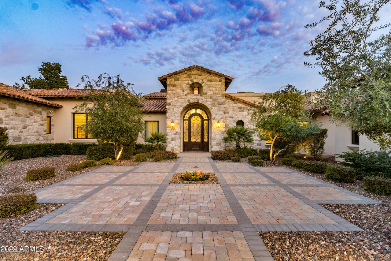 7807 N Calle Caballeros St., Paradise Valley, AZ 85253
