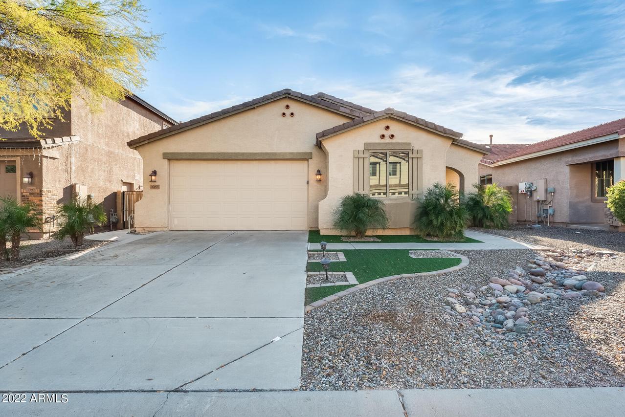 1083 E Saddleback Pl., San Tan Valley, AZ 85143